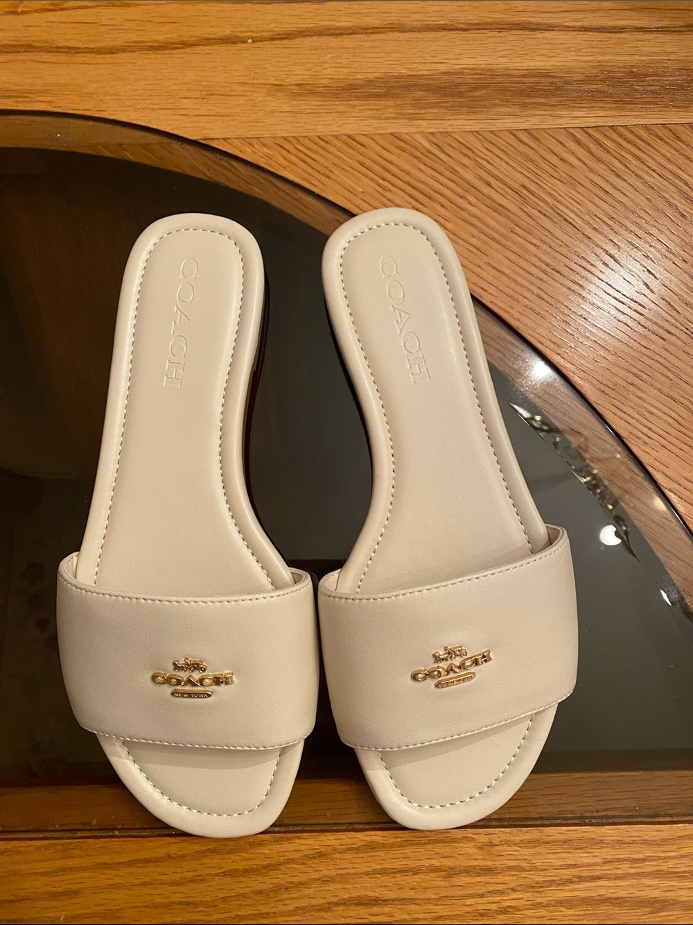 Coach Signature Slide Sandal. - Picture 4 of 7